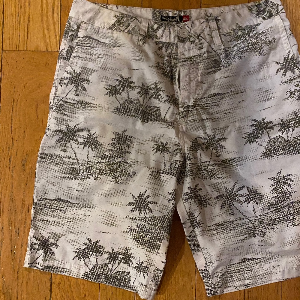 Quicksilver Men's floral shorts (Grey/Tan).  Size 34